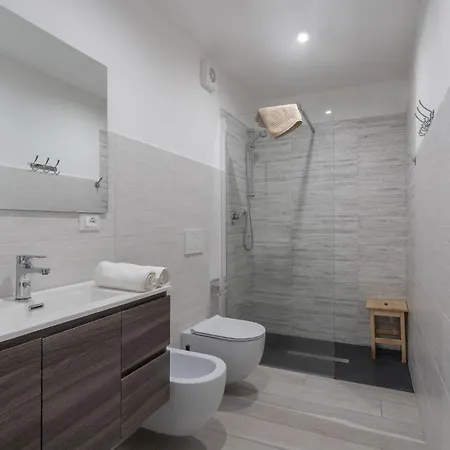 Nice In With 2 Bedrooms And Wifi 度假居 因佩里亚